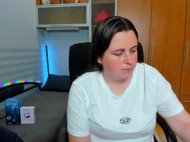 naomiiwix's live room