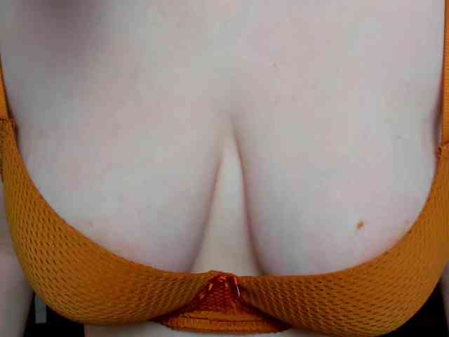 NaomiiWix webcam