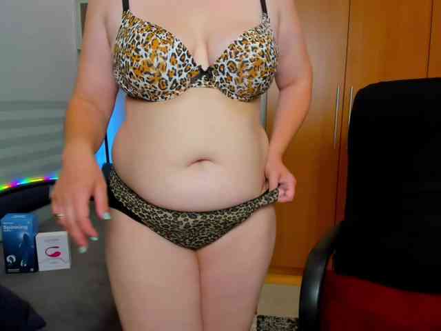 NaomiiWix Live Webcam on BongaCams
