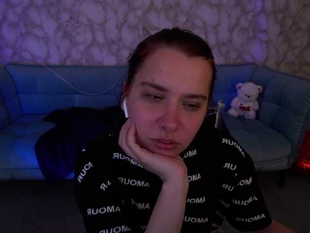 LiviaShy's BongaCams show and profile