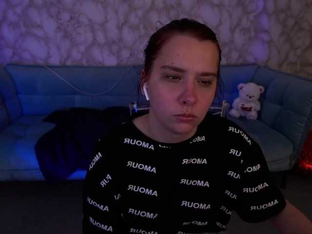 LiviaShy's BongaCams show and profile