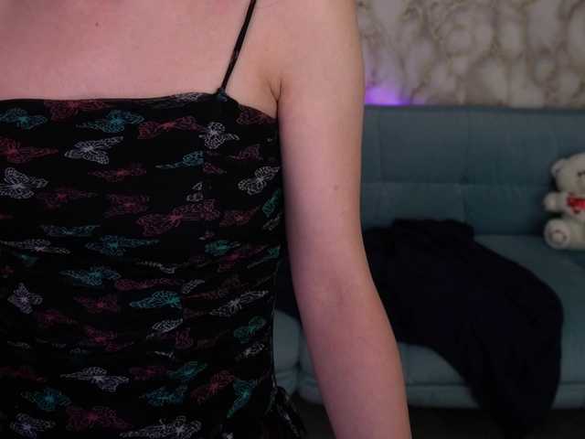 LiviaShy's BongaCams show and profile