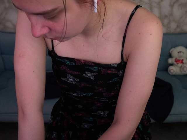 LiviaShy's BongaCams show and profile