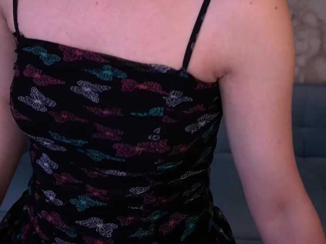 LiviaShy's BongaCams show and profile