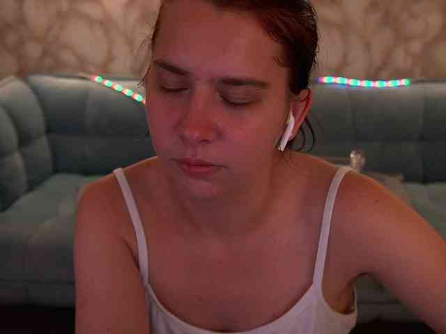 LiviaShy webcam