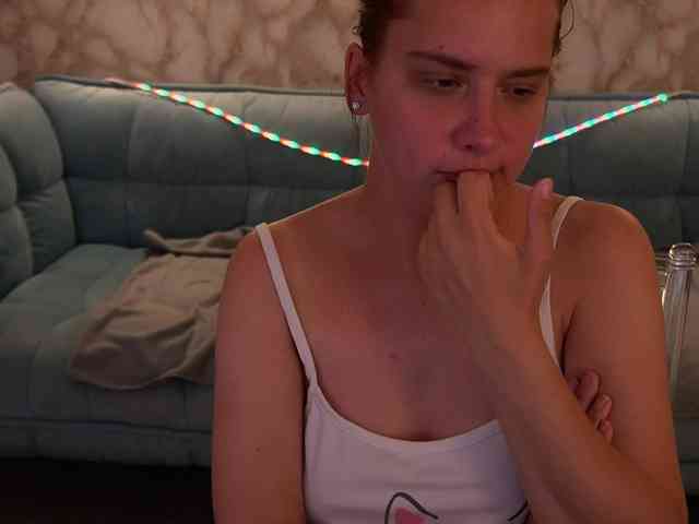 LiviaShy webcam