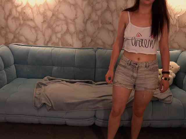 LiviaShy webcam