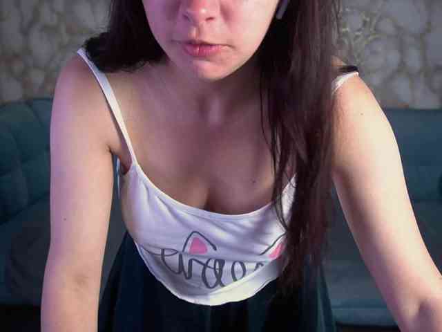 LiviaShy webcam