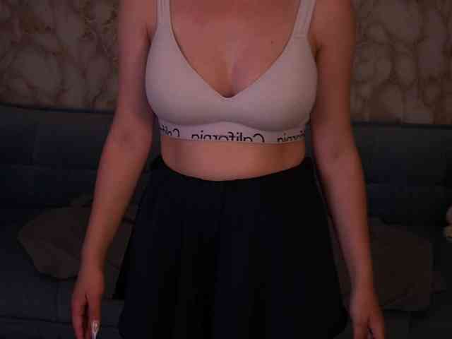 LiviaShy webcam