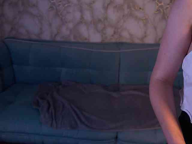 LiviaShy webcam