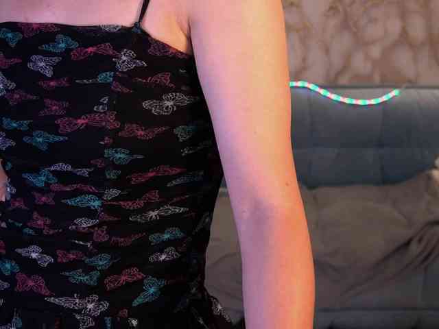 LiviaShy webcam
