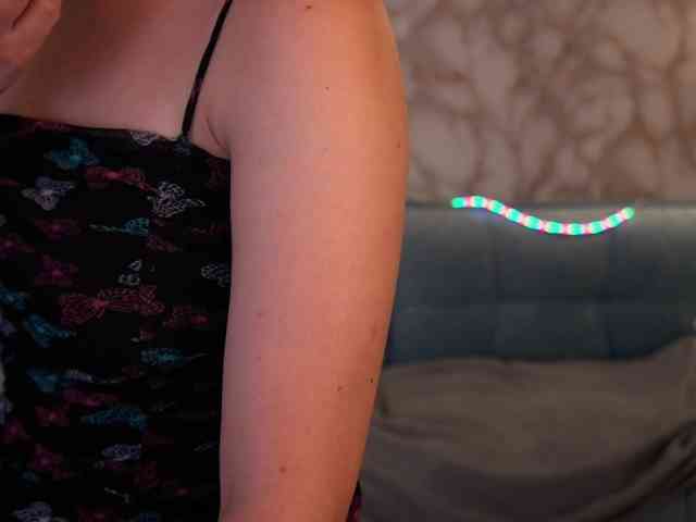 LiviaShy webcam