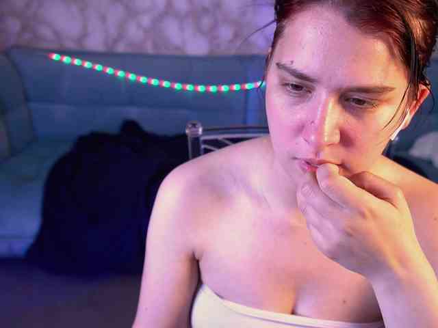LiviaShy webcam