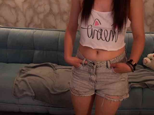 LiviaShy webcam