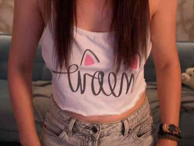 LiviaShy webcam