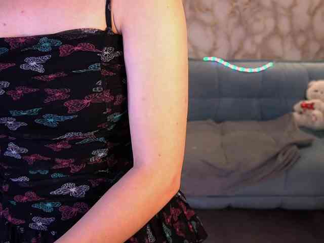 LiviaShy webcam