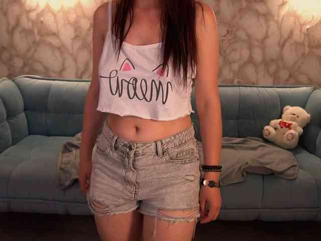 LiviaShy LiviaShy