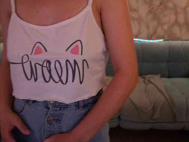 LiviaShy webcam
