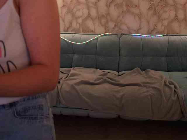 LiviaShy webcam