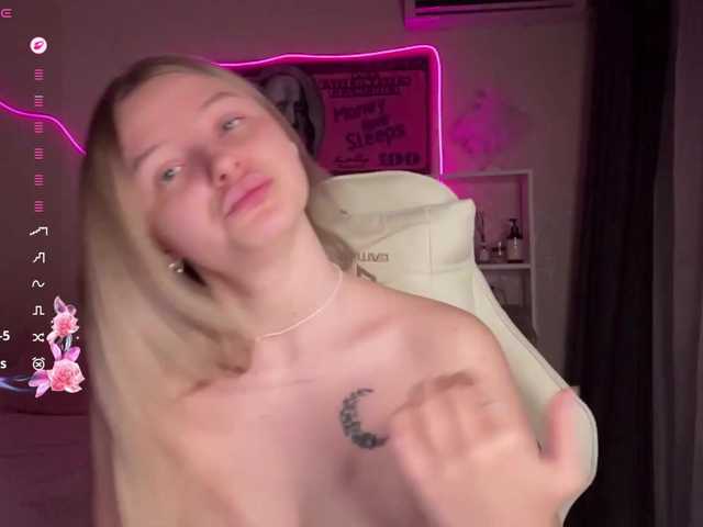 VictoriaMist's BongaCams show and profile