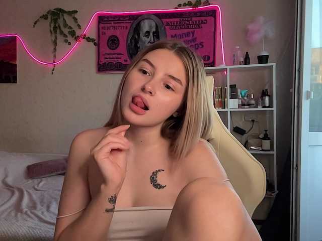 VictoriaMist live cam on BongaCams