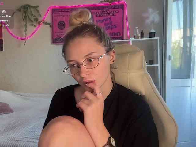 VictoriaMist webcam