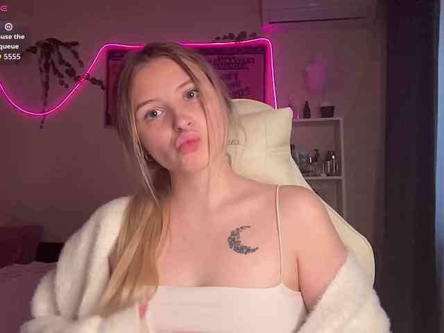 VictoriaMist webcam