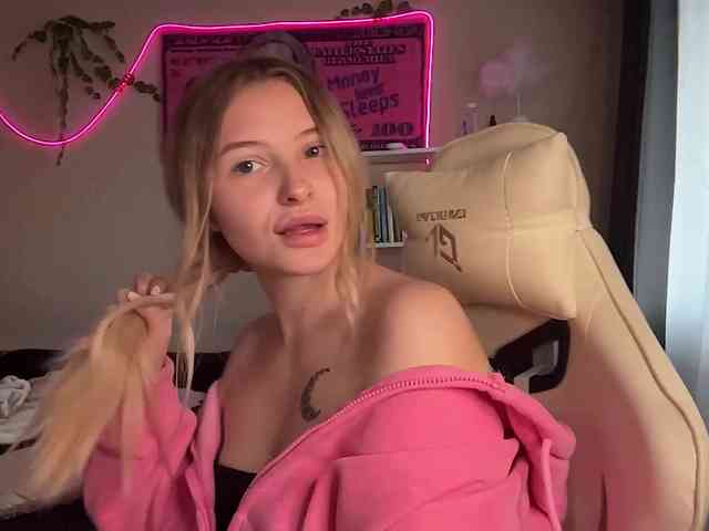 VictoriaMist webcam