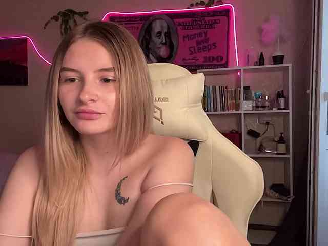 VictoriaMist webcam