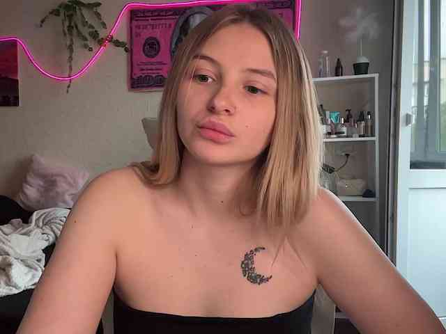 VictoriaMist webcam