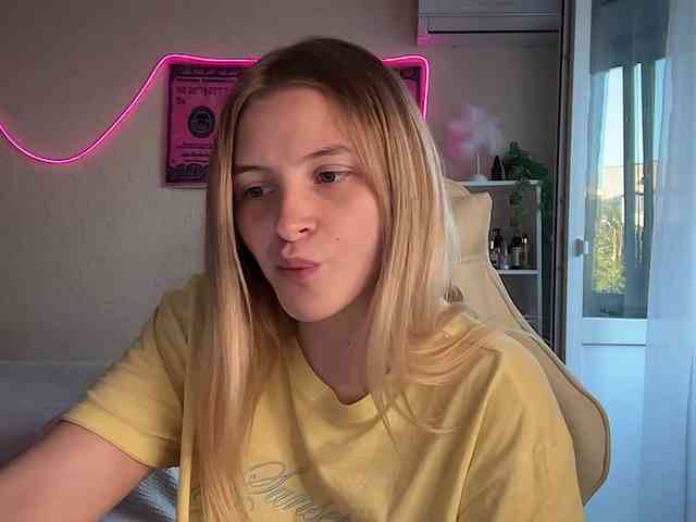 VictoriaMist webcam