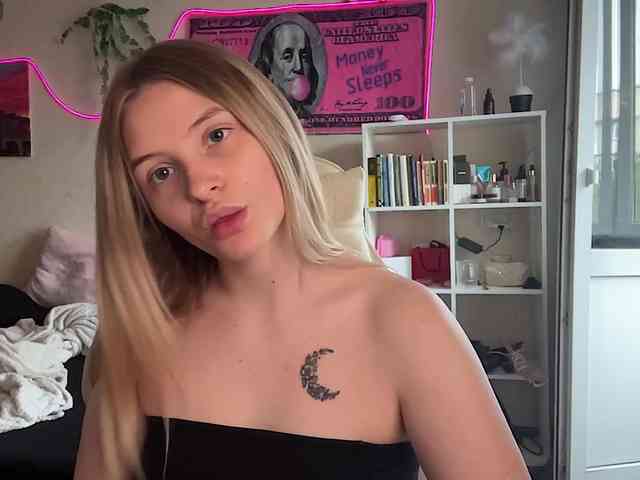 VictoriaMist webcam