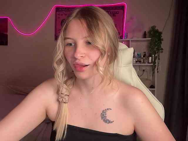 VictoriaMist webcam