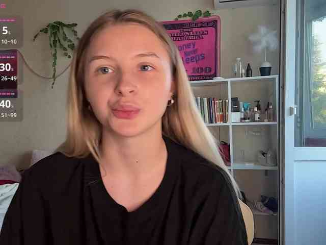 VictoriaMist webcam