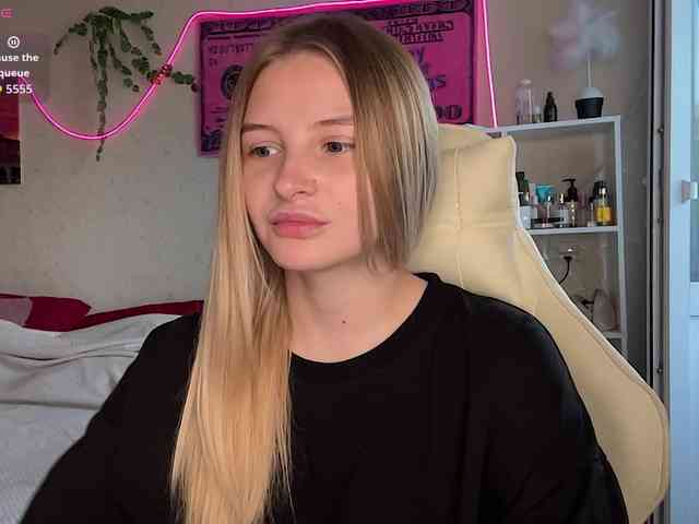 VictoriaMist webcam