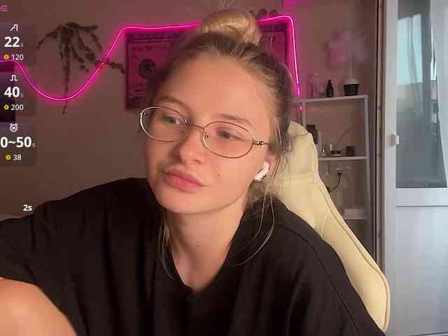 VictoriaMist webcam
