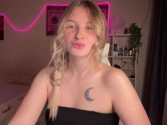 VictoriaMist webcam