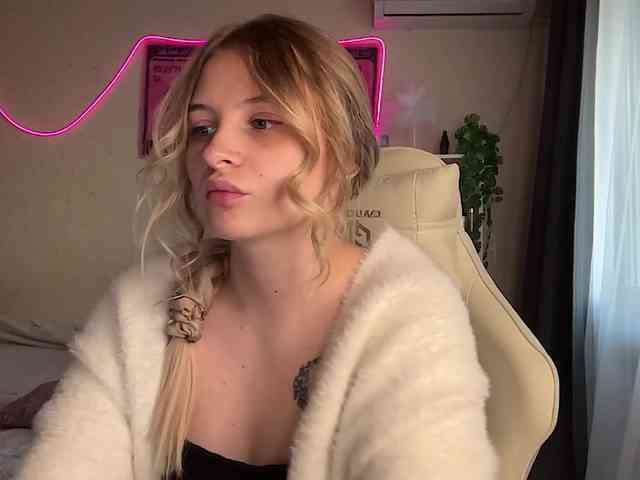VictoriaMist webcam