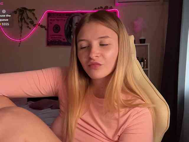VictoriaMist webcam