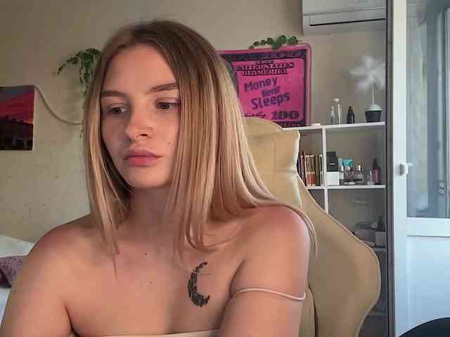 VictoriaMist webcam
