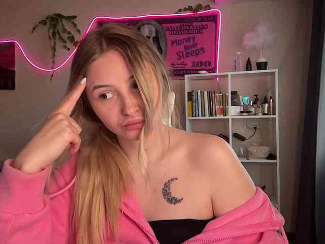 VictoriaMist webcam
