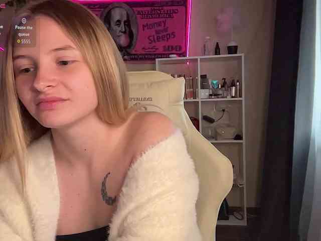 VictoriaMist webcam