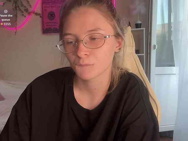 VictoriaMist webcam