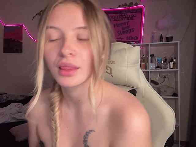 VictoriaMist webcam