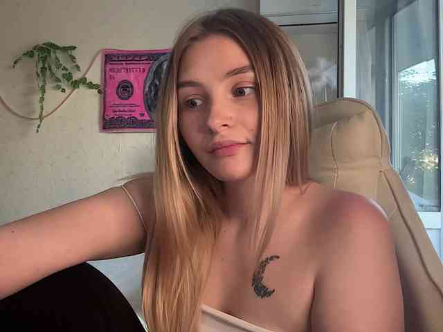 VictoriaMist webcam