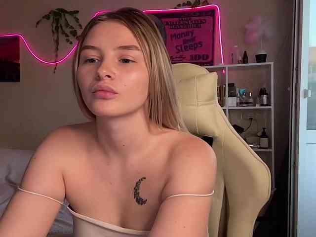 VictoriaMist webcam