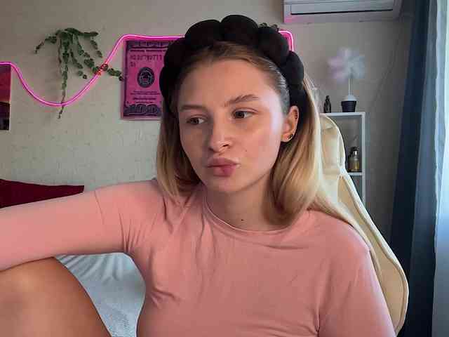 VictoriaMist webcam
