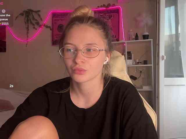 VictoriaMist webcam