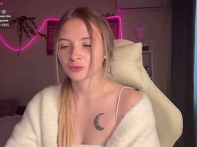 VictoriaMist webcam