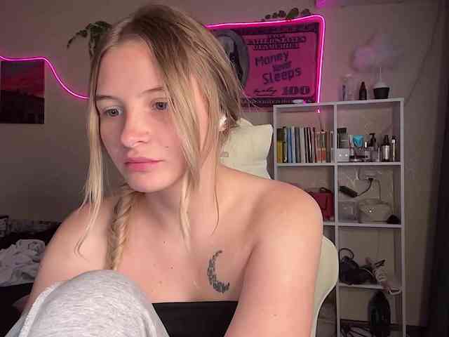 VictoriaMist webcam